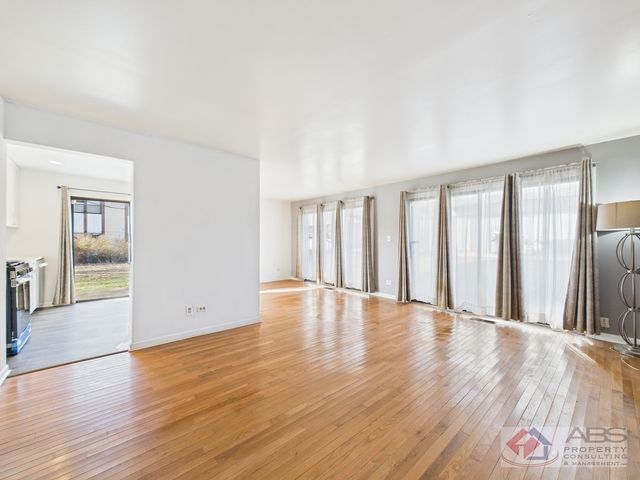 4116 192nd Court 211, Country Club Hills, IL 60478