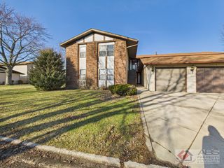 4116 192nd Court 211, Country Club Hills, IL 60478