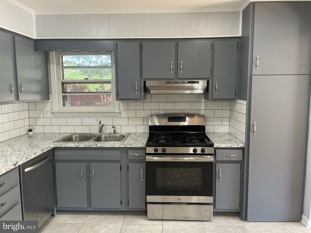 113 DEROSA DR, Vineland, NJ 08360