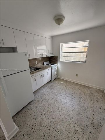 926 NW 5th St 2, Miami, FL 33128