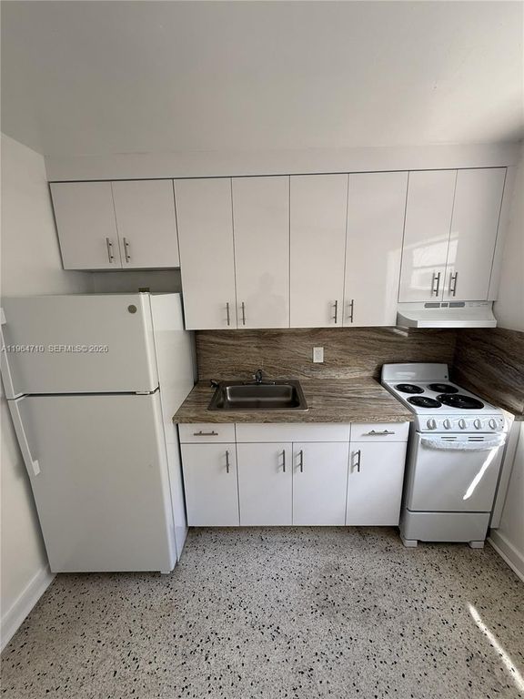 926 NW 5th St 2, Miami, FL 33128