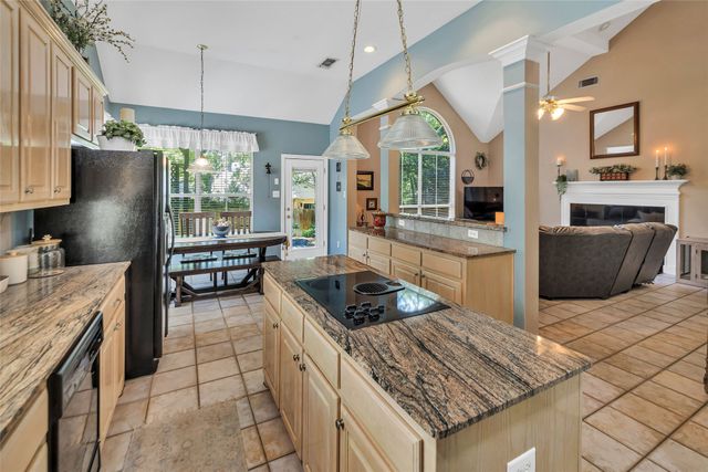 2807 Stonehurst Drive, Grapevine, TX 76051