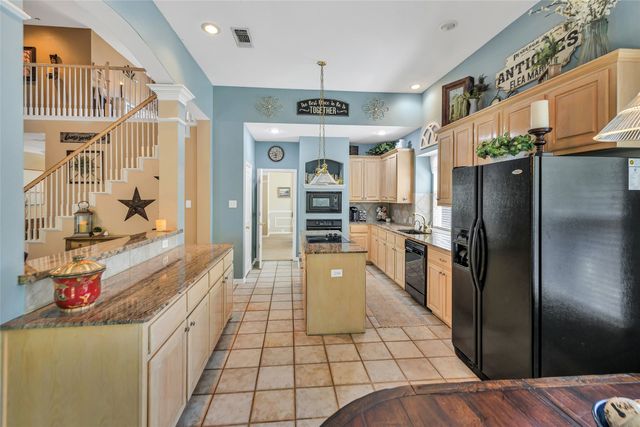 2807 Stonehurst Drive, Grapevine, TX 76051