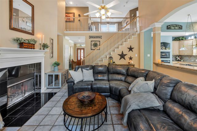 2807 Stonehurst Drive, Grapevine, TX 76051
