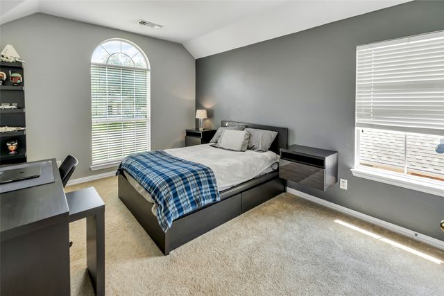 2807 Stonehurst Drive, Grapevine, TX 76051