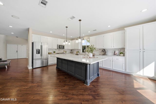 3938 Sungate Drive, Palmdale, CA 93551