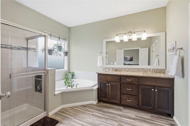 703 19th Avenue N, Greenwood, MO 64034