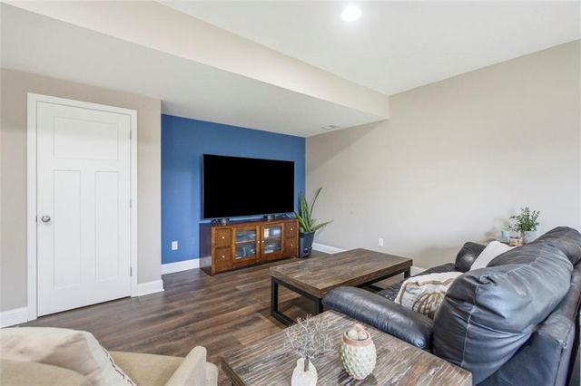 703 19th Avenue N, Greenwood, MO 64034