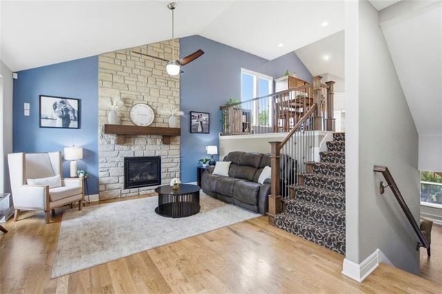 703 19th Avenue N, Greenwood, MO 64034