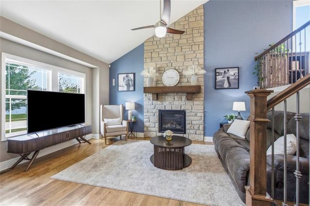 703 19th Avenue N, Greenwood, MO 64034