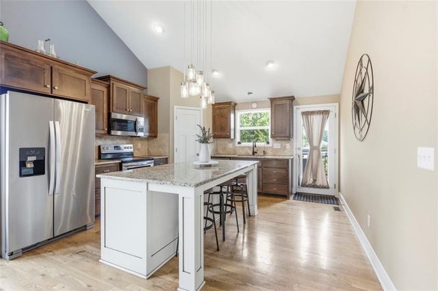 703 19th Avenue N, Greenwood, MO 64034