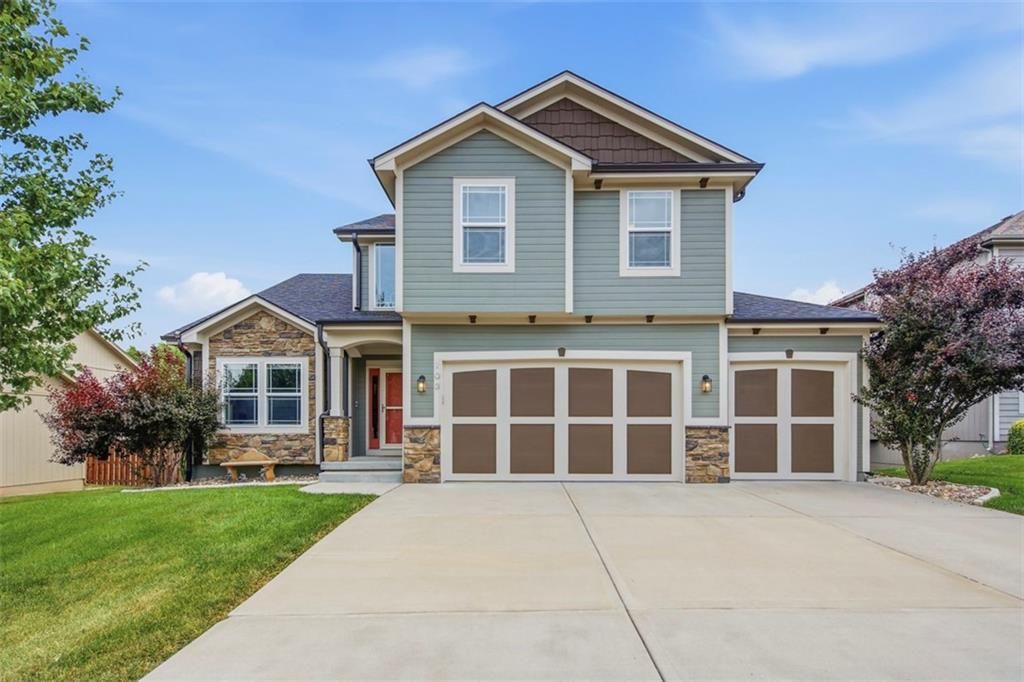703 19th Avenue N, Greenwood, MO 64034