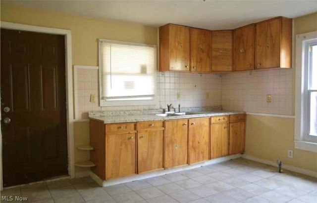 3184 W 71st Street, Cleveland, OH 44102