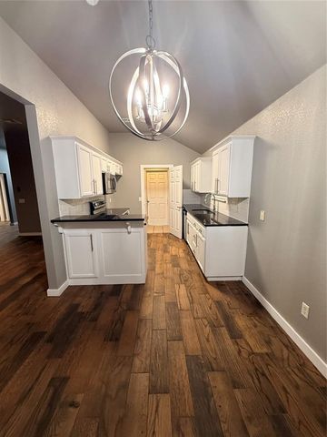 21925 Homesteaders Road, Edmond, OK 73012