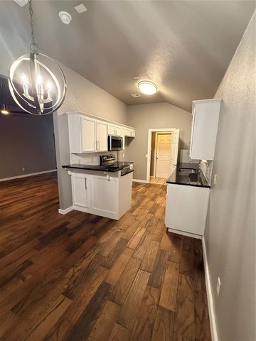 21925 Homesteaders Road, Edmond, OK 73012