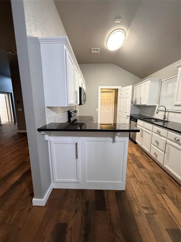 21925 Homesteaders Road, Edmond, OK 73012