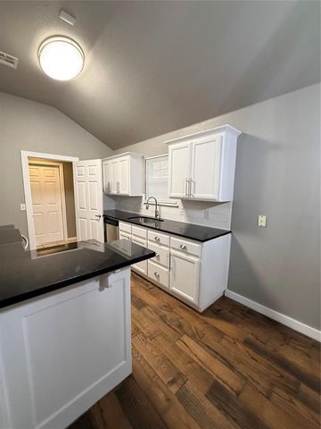 21925 Homesteaders Road, Edmond, OK 73012