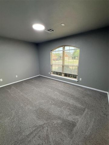 21925 Homesteaders Road, Edmond, OK 73012