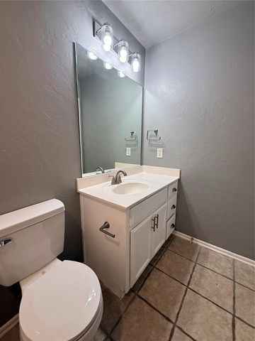21925 Homesteaders Road, Edmond, OK 73012