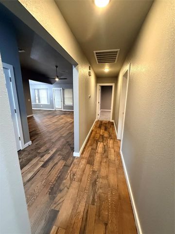 21925 Homesteaders Road, Edmond, OK 73012