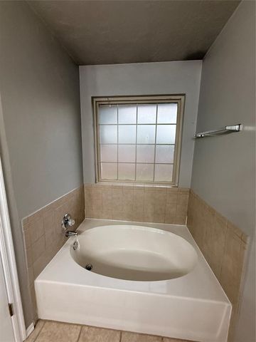 21925 Homesteaders Road, Edmond, OK 73012