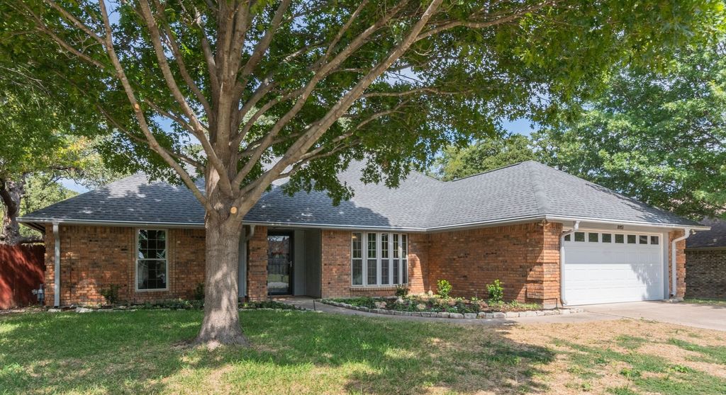 8951 Hialeah Circle N, North Richland Hills, TX 76182 — photo 2