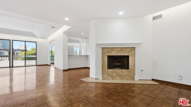 1220 Roxbury Drive 302, Los Angeles, CA 90035
