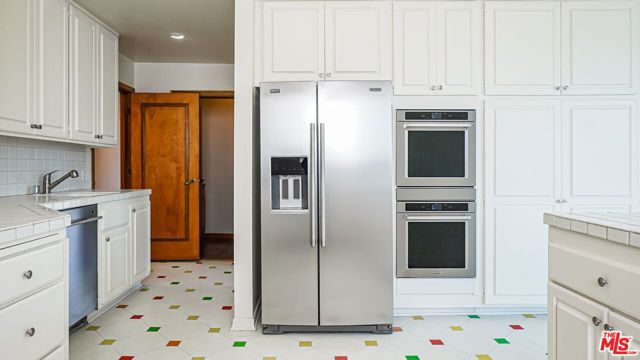 1220 Roxbury Drive 302, Los Angeles, CA 90035