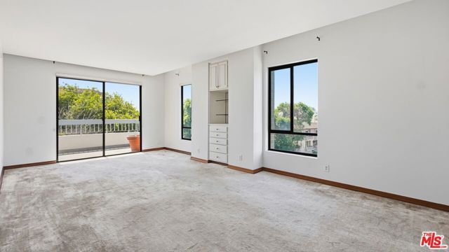 1220 Roxbury Drive 302, Los Angeles, CA 90035