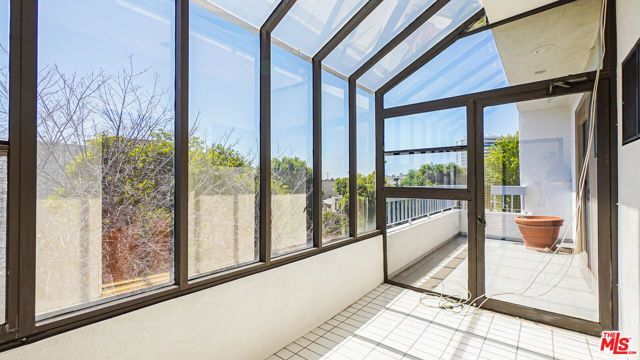 1220 Roxbury Drive 302, Los Angeles, CA 90035