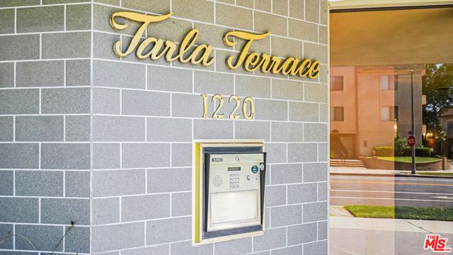 1220 Roxbury Drive 302, Los Angeles, CA 90035
