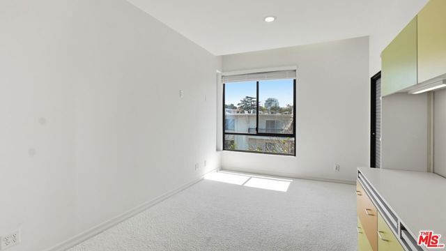 1220 Roxbury Drive 302, Los Angeles, CA 90035