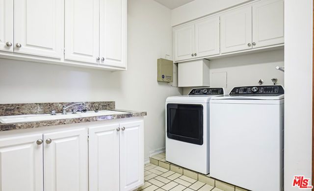 1220 Roxbury Drive 302, Los Angeles, CA 90035
