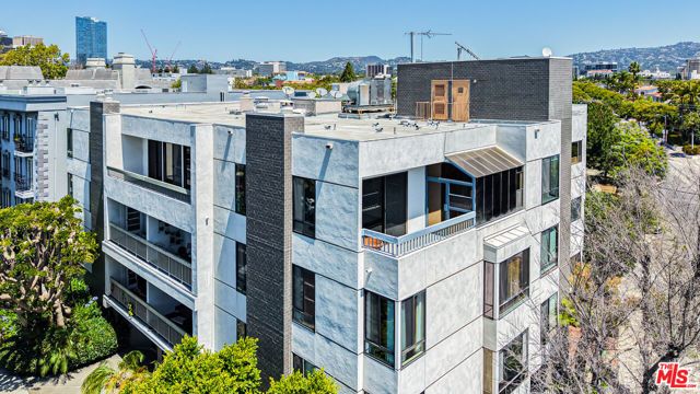 1220 Roxbury Drive 302, Los Angeles, CA 90035