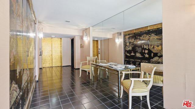 1220 Roxbury Drive 302, Los Angeles, CA 90035
