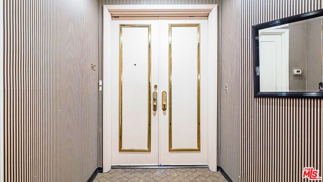 1220 Roxbury Drive 302, Los Angeles, CA 90035