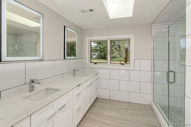 2800 Acorn Road, Bloomfield Village, MI 48302