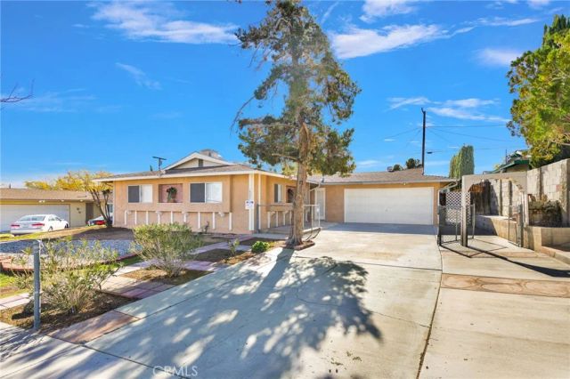 16257 Avalon, Victorville, CA 92395