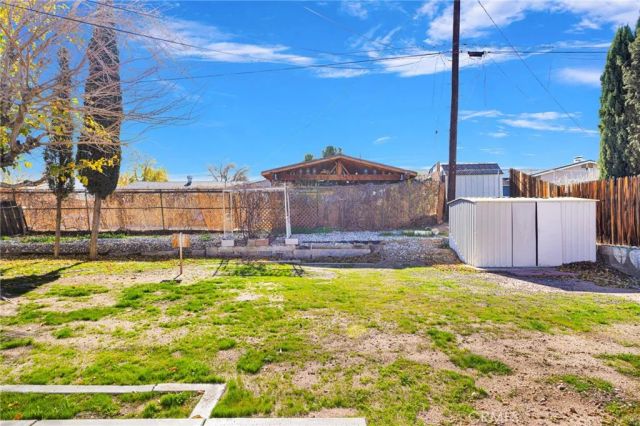 16257 Avalon, Victorville, CA 92395