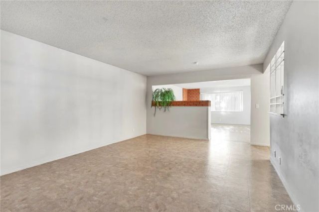 16257 Avalon, Victorville, CA 92395