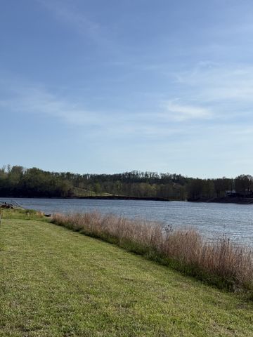 1781 Hardin Bottom River Rd, Clifton, TN 38425