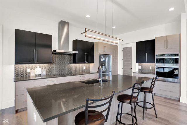 8115 Hanley Lane, Zionsville, IN 46077