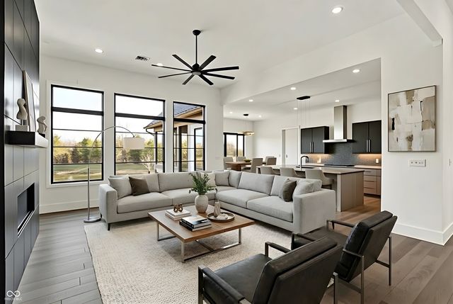 8115 Hanley Lane, Zionsville, IN 46077