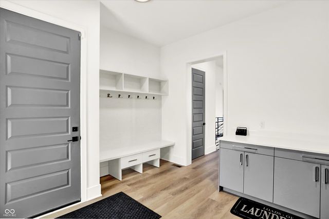 8115 Hanley Lane, Zionsville, IN 46077