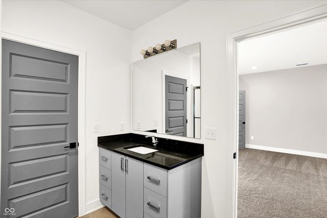 8115 Hanley Lane, Zionsville, IN 46077