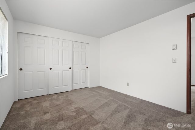 422 S 329th Lane, Federal Way, WA 98003