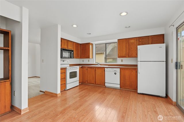 422 S 329th Lane, Federal Way, WA 98003