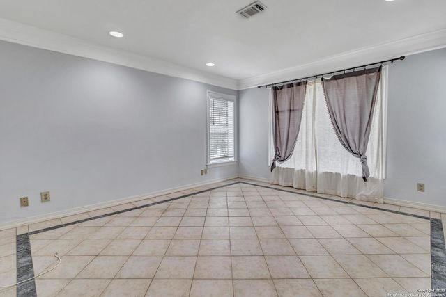 112 CLOVERLEAF AVE, Alamo Heights, TX 78209