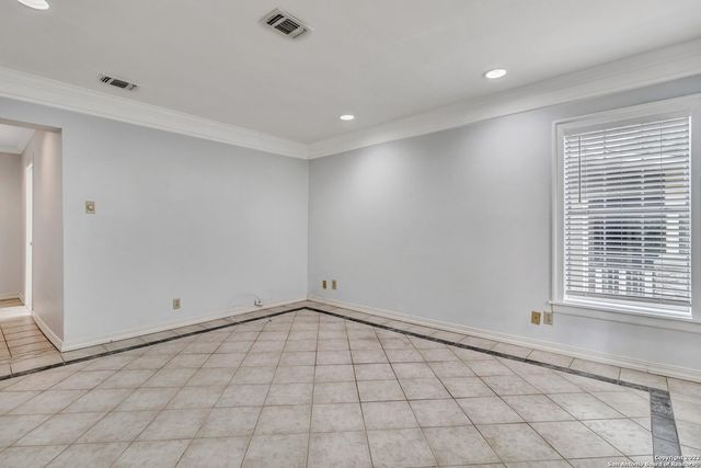 112 CLOVERLEAF AVE, Alamo Heights, TX 78209