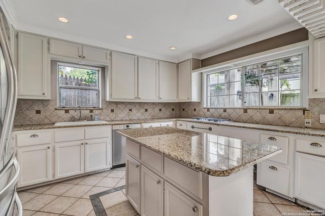 112 CLOVERLEAF AVE, Alamo Heights, TX 78209